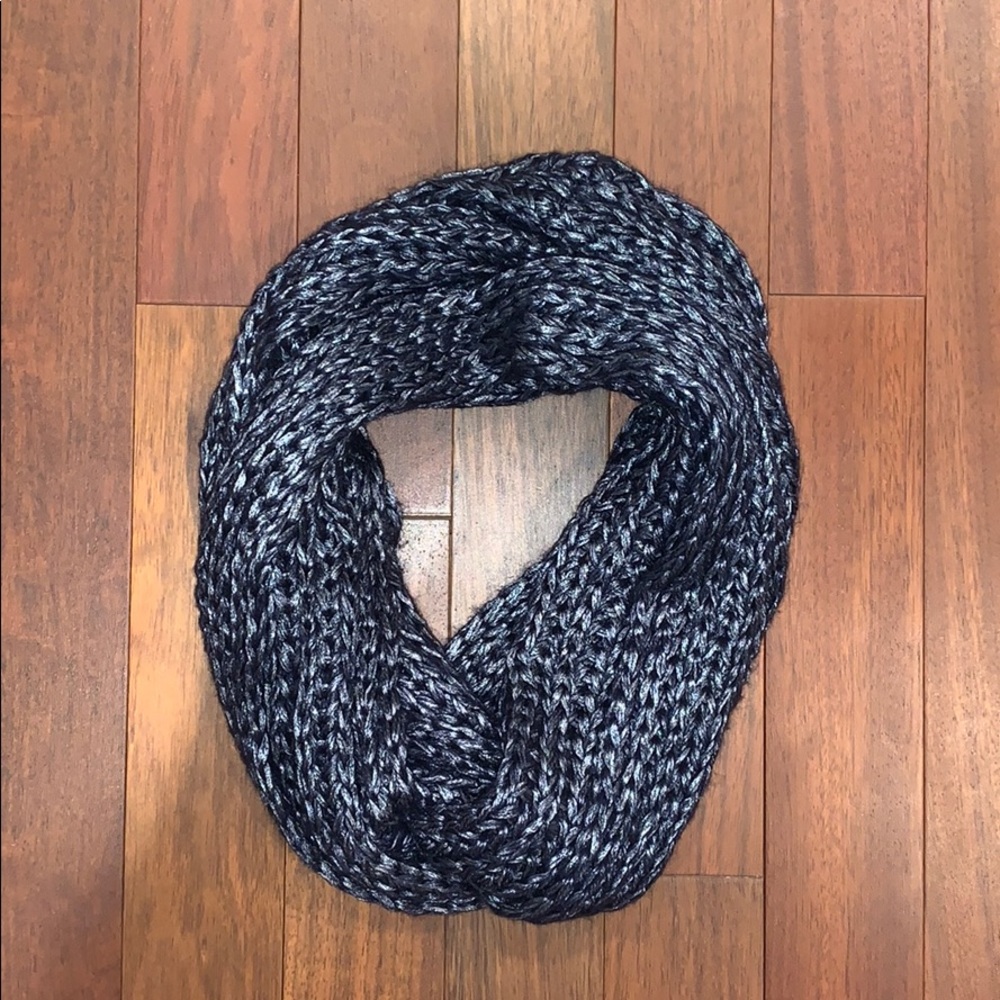 Infinity scarf